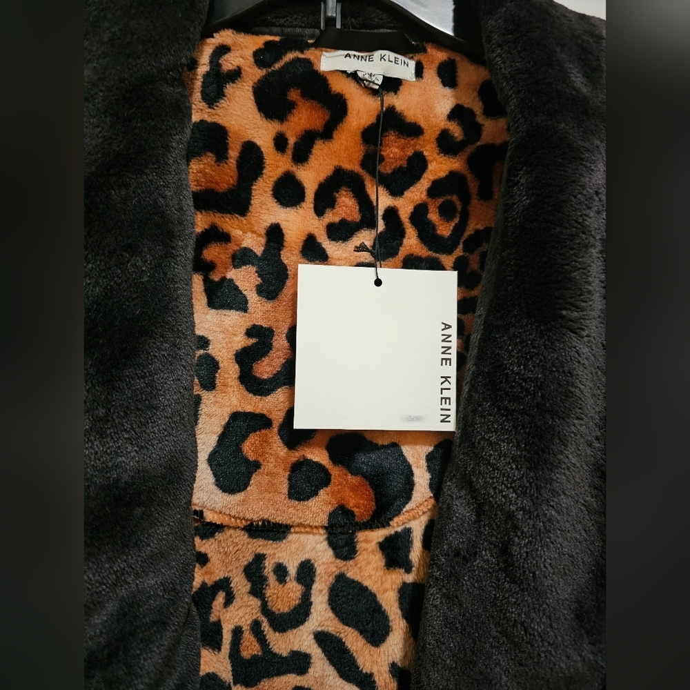 ANNE KLEIN CHEETAH PRINT LONG ROBE (NWT) - Picture 7 of 12